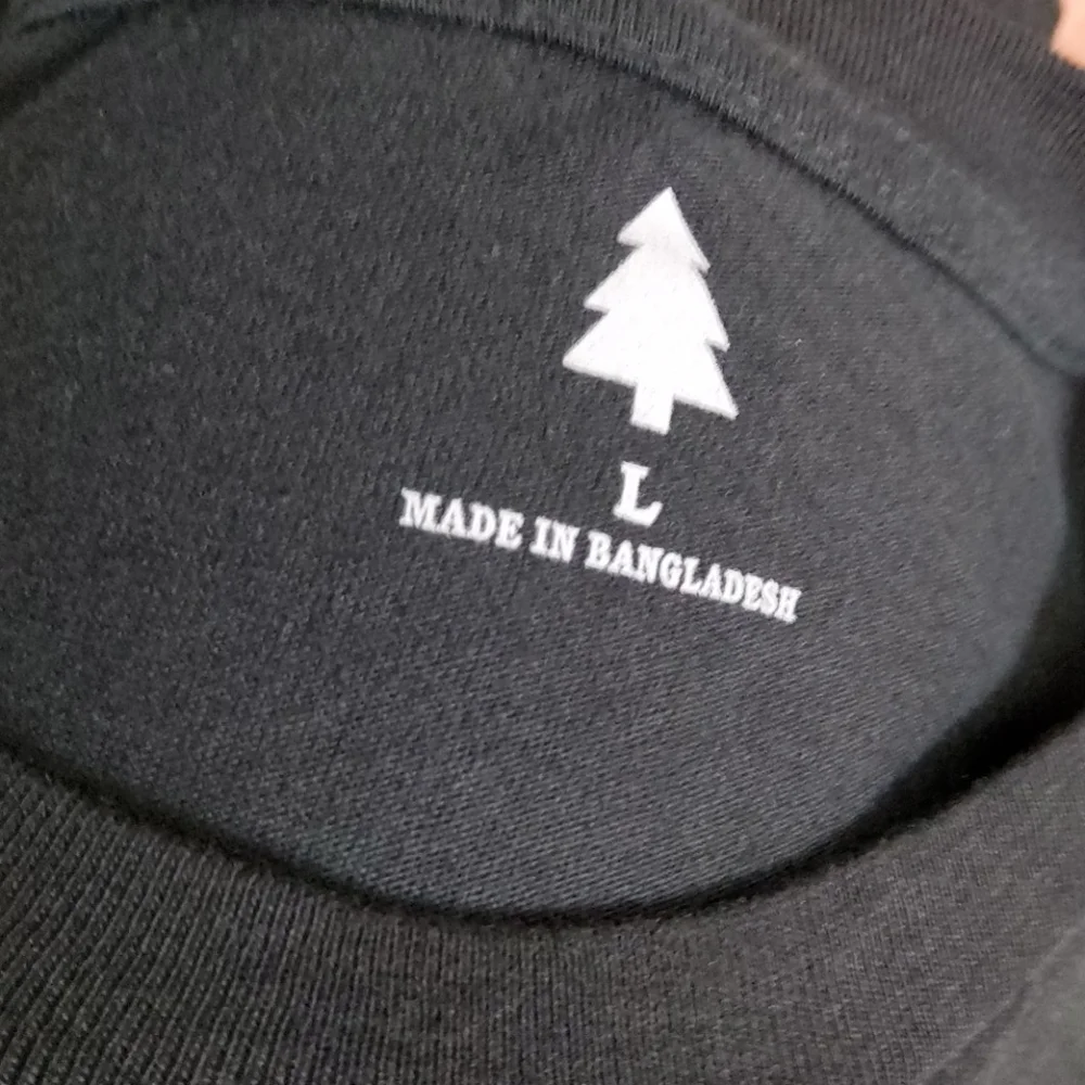 Holiday graphic t-shirt🏈‎
